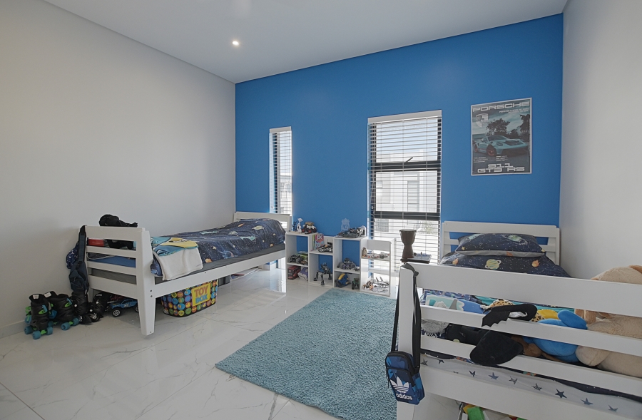 5 Bedroom Property for Sale in Sandown Western Cape